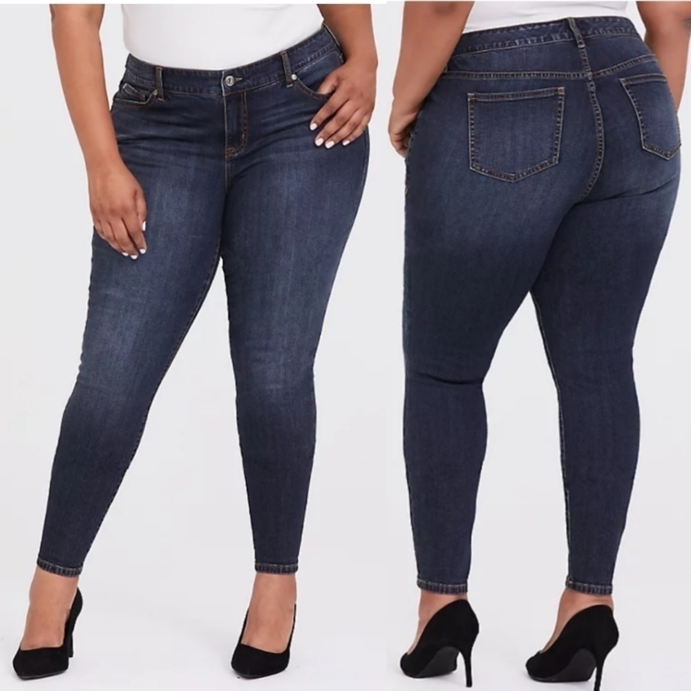 Torrid Mid-Rise Skinny Jeans Size 26 Plus Size